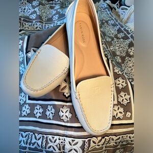 Taryn Rose “Karen”, a women’s loafer comfort shoe. Size 11